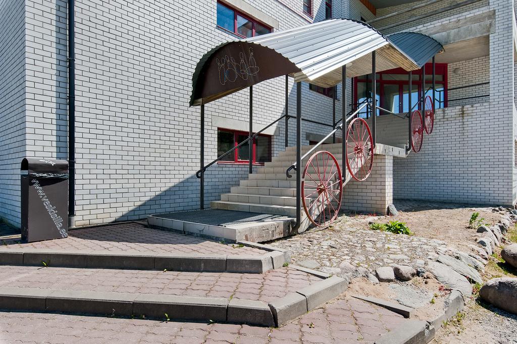 Veskisilla Hotel Тюри Экстерьер фото